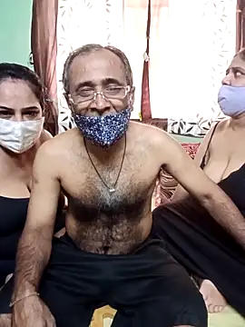 HoneyHush online show from March 15, 9:49 am