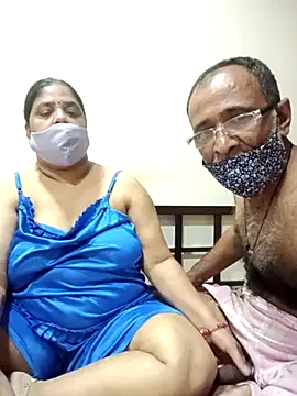 HoneyHush online show from April 9, 11:05 am