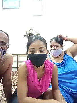 HoneyHush online show from April 11, 7:16 am