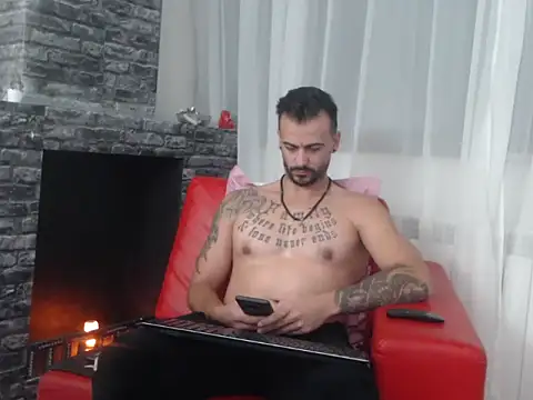 Snapshot of RyanxCole chatting on February 12, 10:37 am RyanxCole online show from February 12, 10:37 am