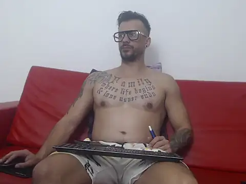 RyanxCole online show from April 22, 10:11 am