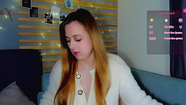 Alice Wanderr online show from March 13, 2:27 am