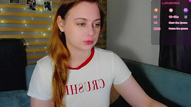 Alice Wanderr online show from March 4, 1:35 am