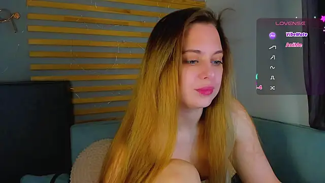 Alice Wanderr online show from April 7, 1:29 am