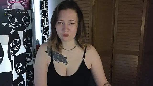 Snapshot of Ozalin_ chatting on June 17, 8:14 am Ozalin online show from June 17, 8:14 am
