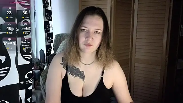 Snapshot of Ozalin_ chatting on June 18, 8:13 am Ozalin online show from June 18, 8:13 am