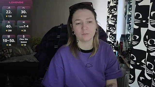 Snapshot of Ozalin_ chatting on February 4, 9:48 am Ozalin online show from February 4, 9:48 am