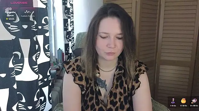 Snapshot of Ozalin_ chatting on June 19, 1:28 pm Ozalin online show from June 19, 1:28 pm
