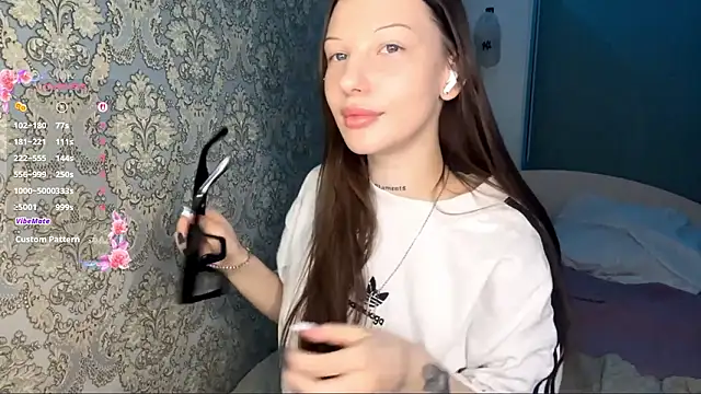 LumPetal online show from February 20, 6:19 am