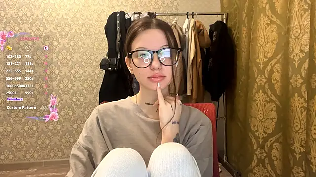 LumPetal online show from February 12, 5:18 am