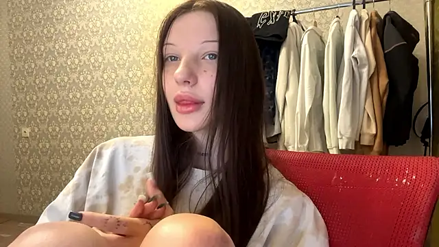 LumPetal online show from February 10, 4:11 am