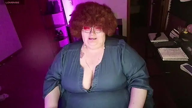 RileySynn online show from April 19, 6:03 am