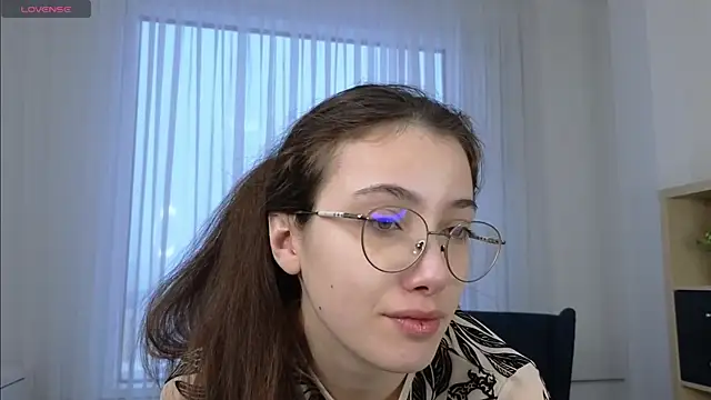 Snapshot of PamTrower chatting on February 27, 3:29 am PamTrower online show from February 27, 3:29 am