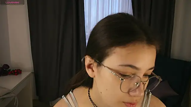 Snapshot of PamTrower chatting on March 2, 3:07 am PamTrower online show from March 2, 3:07 am