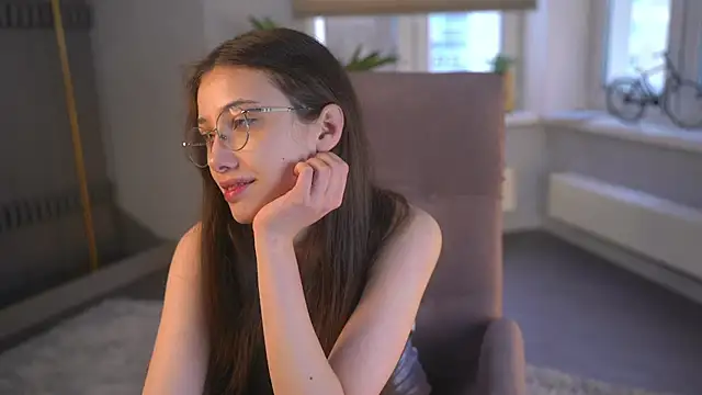 Snapshot of PamTrower chatting on February 6, 4:30 am PamTrower online show from February 6, 4:30 am