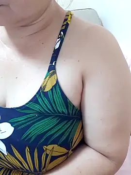 Snapshot of Yummyamasha chatting on May 22, 1:53 pm Yummyamasha online show from May 22, 1:53 pm