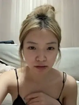 Snapshot of Rabbit-15 chatting on June 24, 1:10 pm Rabbit-15 online show from June 24, 1:10 pm