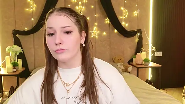 Anora Mills online show from March 26, 5:39 am