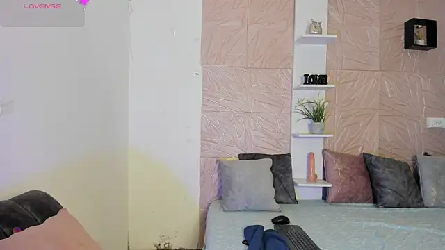 RebecaBlack  online show from April 10, 7:21 pm