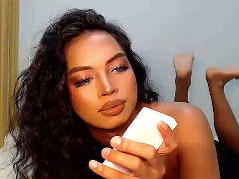 Snapshot of girlyteengrl chatting on February 20, 1:35 pm girlyteengrl online show from February 20, 1:35 pm