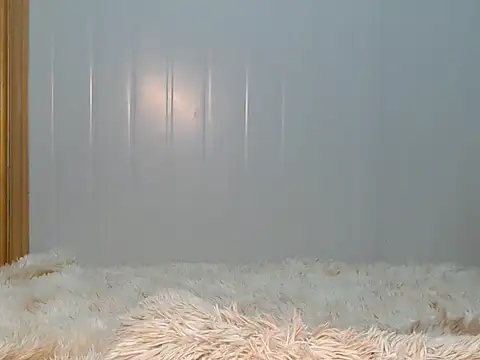 Snapshot of girlyteengrl chatting on February 19, 5:32 pm girlyteengrl online show from February 19, 5:32 pm