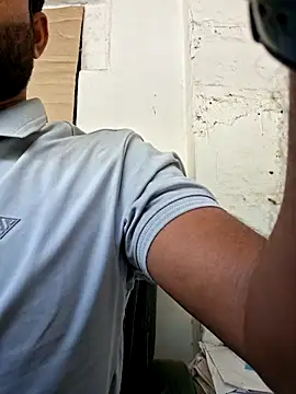 Snapshot of hot---boy1 chatting on February 22, 5:21 am hot---boy1 online show from February 22, 5:21 am