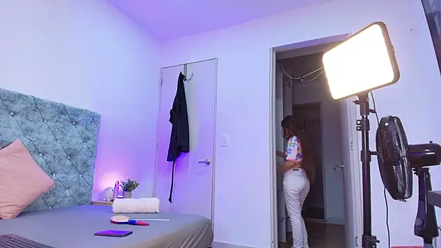 Snapshot of Samanta-Rose chatting on February 12, 3:39 am Samanta-Rose online show from February 12, 3:39 am