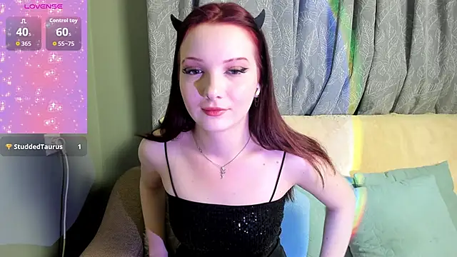 AuroraKane online show from March 3, 4:14 pm