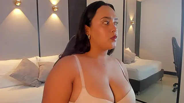 sophia solerr online show from February 19, 7:55 pm