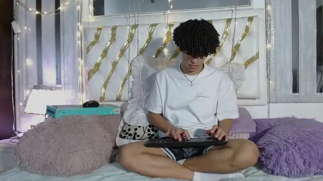 ian smith  online show from February 9, 11:52 am