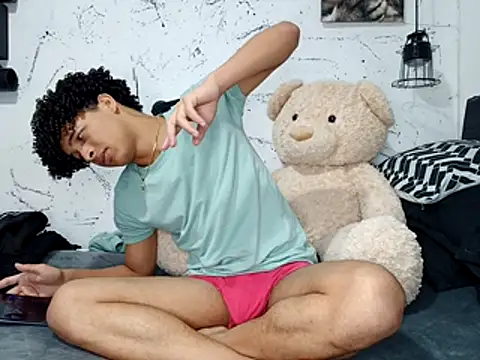 ian smith  online show from March 26, 1:15 am