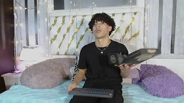 ian smith  online show from February 27, 12:16 pm