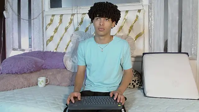 ian smith  online show from April 7, 11:56 am