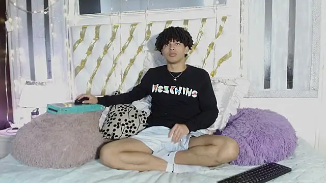 ian smith  online show from February 7, 11:29 am