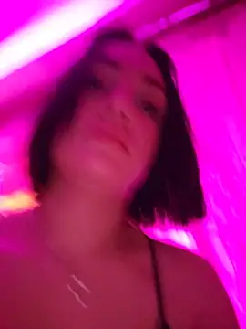 Snapshot of HotDevilGirl_ chatting on February 27, 7:14 pm HotDevilGirl online show from February 27, 7:14 pm