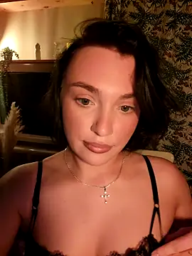 Snapshot of HotDevilGirl_ chatting on February 6, 4:03 pm HotDevilGirl online show from February 6, 4:03 pm