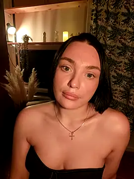 Snapshot of HotDevilGirl_ chatting on February 5, 3:41 pm HotDevilGirl online show from February 5, 3:41 pm