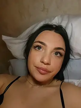 Snapshot of HotDevilGirl_ chatting on February 16, 5:11 pm HotDevilGirl online show from February 16, 5:11 pm