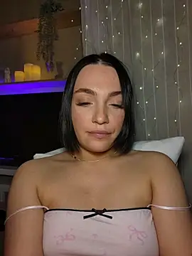 Snapshot of HotDevilGirl_ chatting on February 19, 4:26 pm HotDevilGirl online show from February 19, 4:26 pm