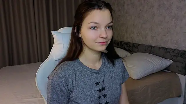 Snapshot of ElizaPizza chatting on May 11, 7:33 pm ElizaPizza online show from May 11, 7:33 pm