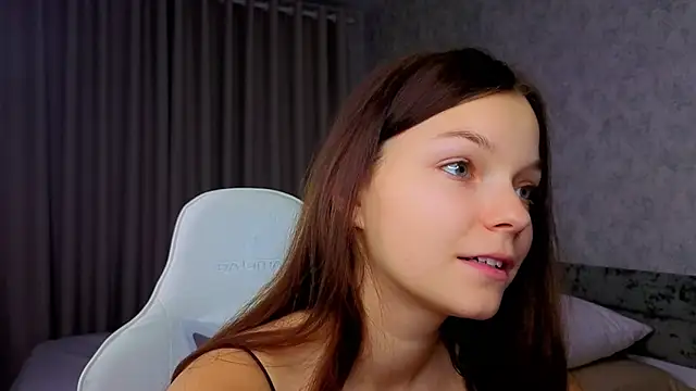 Snapshot of ElizaPizza chatting on May 31, 6:09 pm ElizaPizza online show from May 31, 6:09 pm