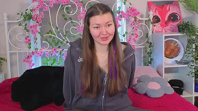 Snapshot of TobiMillinor chatting on February 18, 7:39 am TobiMillinor online show from February 18, 7:39 am