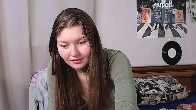 Snapshot of TobiMillinor chatting on February 17, 8:33 am TobiMillinor online show from February 17, 8:33 am