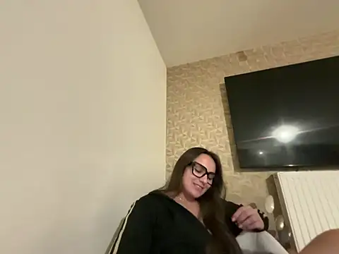 alixxxm7 online show from February 27, 9:58 pm