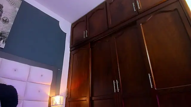 RED VIOLETH online show from February 11, 1:55 pm