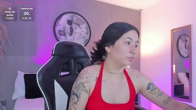 charlottee27  online show from June 4, 2:05 am