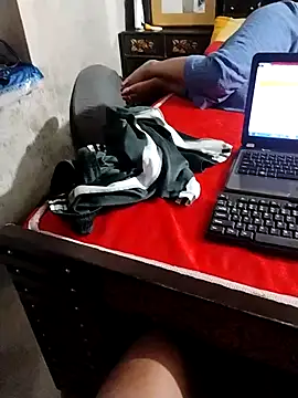 horny indian90 online show from May 8, 3:27 pm