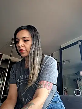 Ana-Spencer online show from May 30, 6:35 pm