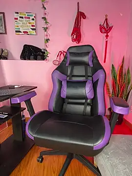 kenia thompsom01 online show from April 15, 11:49 am