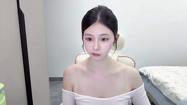 DYyyyyy-- online show from March 7, 12:10 pm